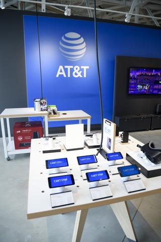 AT&T is adding 1,000 more stores for you to buy new gadgets - Dallas ...