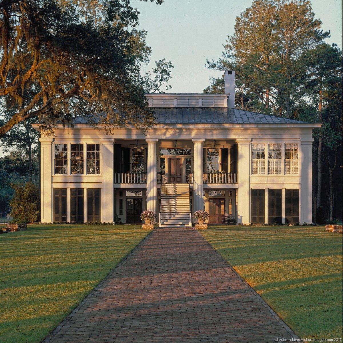 Former Atlanta Braves pitcher Tom Glavine lists 3-acre home for $6.75M  (Photos) - Atlanta Business Chronicle