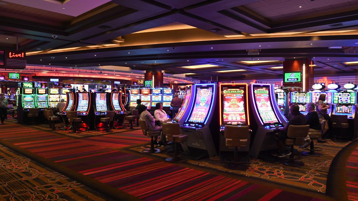live casino and hotel restaurants