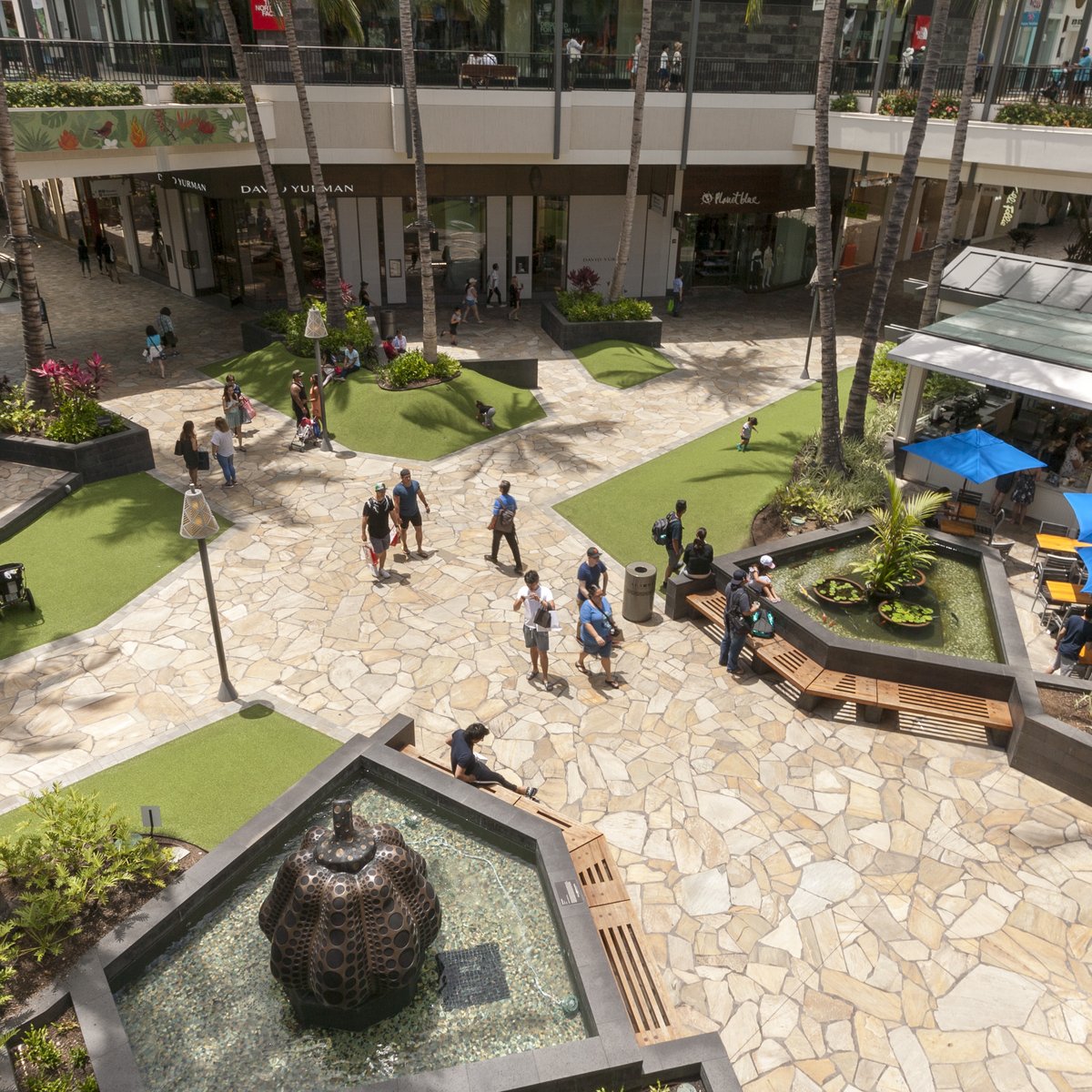 Ala Moana Center reopens  Honolulu Star-Advertiser