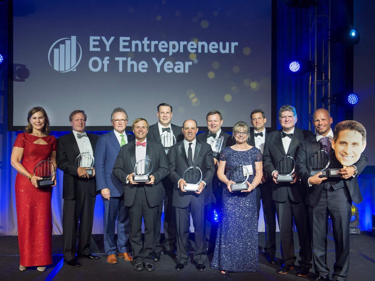 Evolytics Receives Kansas City's 25 Under 25® Outstanding Small Business  Award