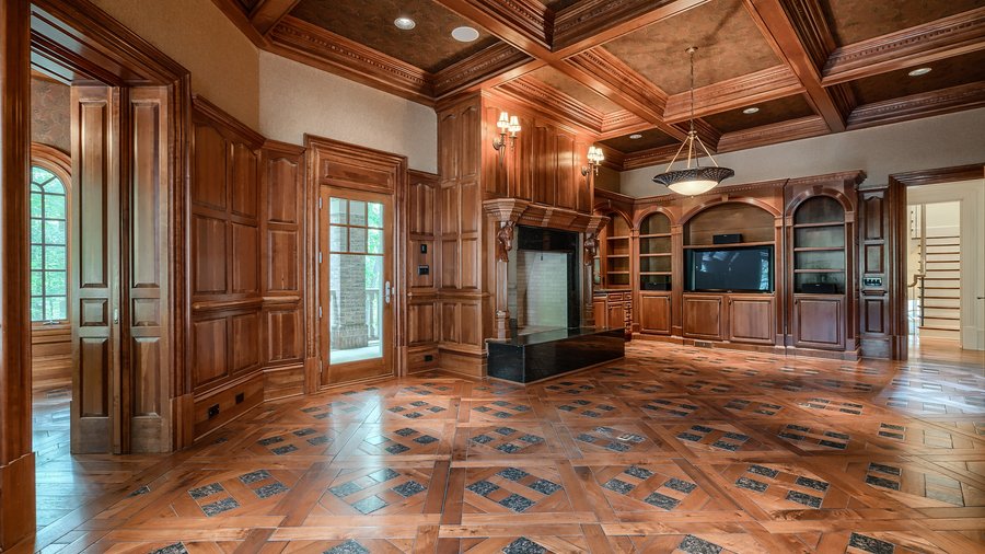 Former Atlanta Braves pitcher Tom Glavine lists 3-acre home for $6.75M  (Photos) - Atlanta Business Chronicle