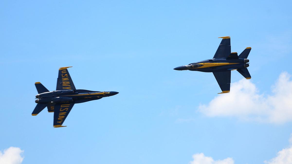 dayton-air-show-photos-showcase-blue-angels-f-22-p-51-mustangs-and