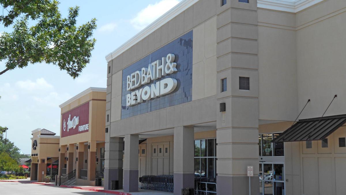 Lamar Companies acquires two Lewisville shopping centers Dallas