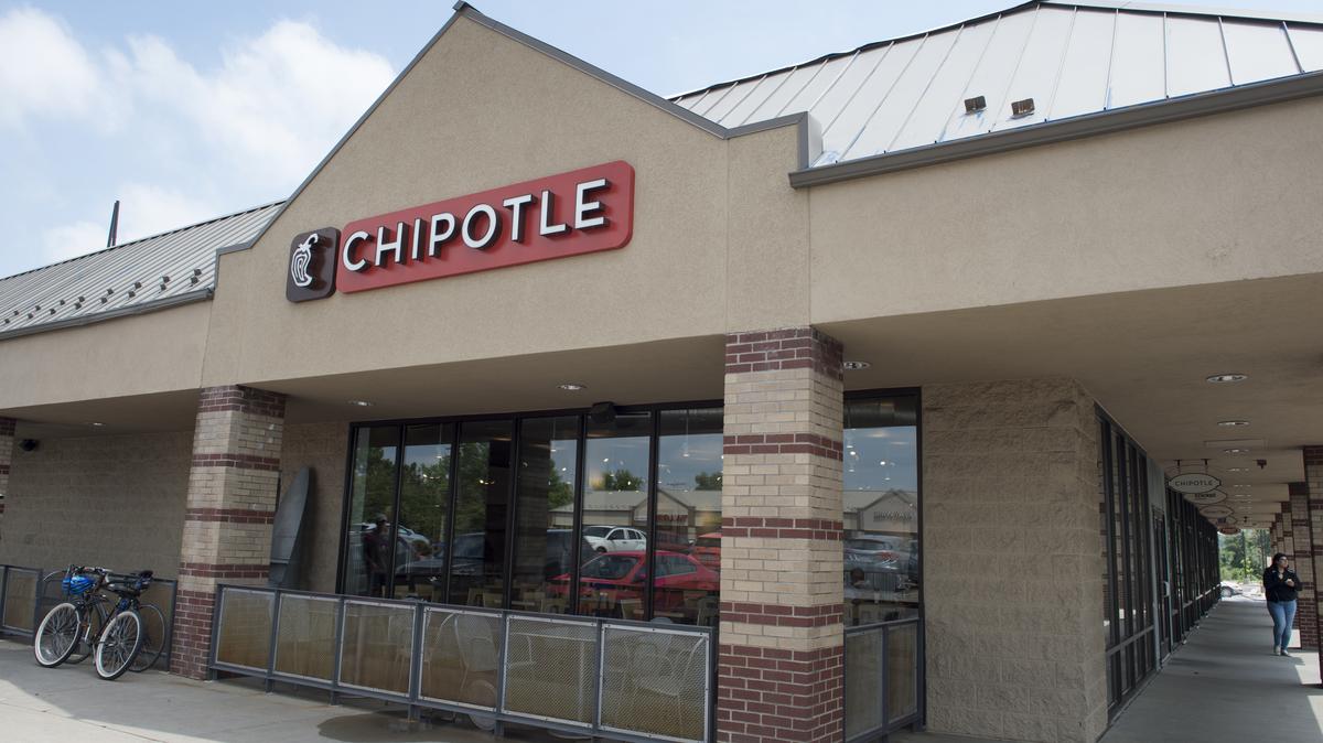 pence Tether Så mange Chipotle Mexican Grill confirms 399 employees impacted by Denver HQ closure  - Denver Business Journal