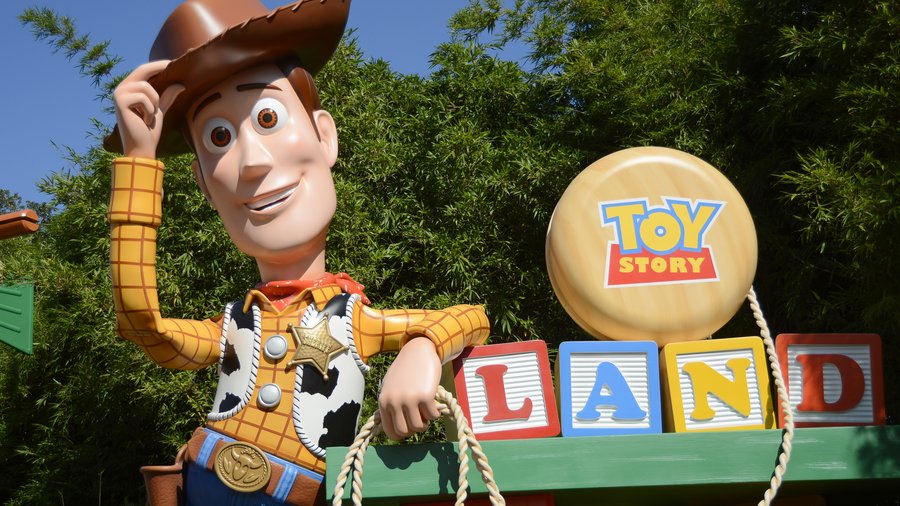 FIRST LOOK at New Toy Story Land Gift Shop in Disney World 