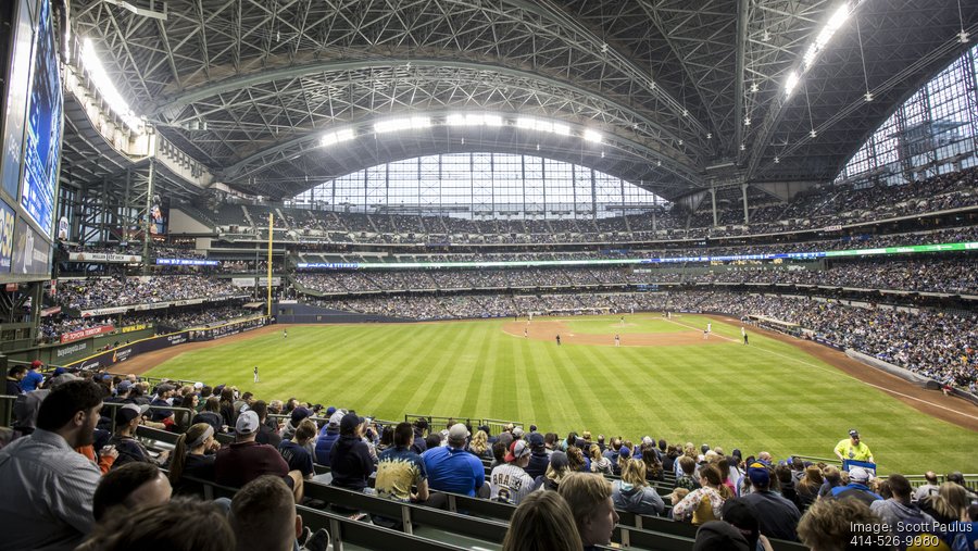 Milwaukee Brewers welcome some fans back to American Family Field