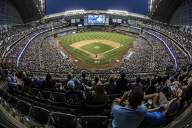 Fans flock to Miller Park for playoff gear