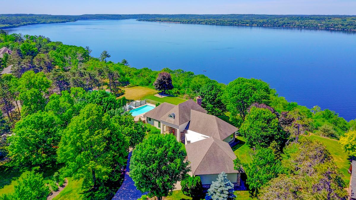 Dream Homes St. Croix River estate with hot tub, pool for sale for 1.2 million Minneapolis