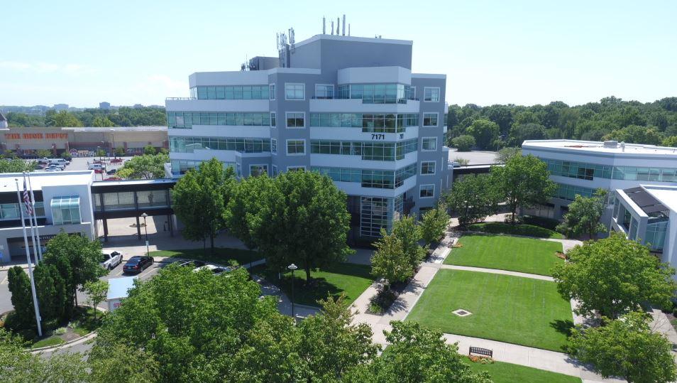 9building portfolio at 95th and Metcalf hits the market for 16M