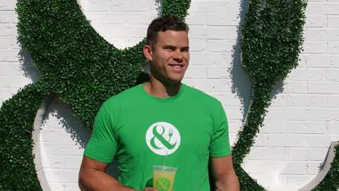 Former NBA player Kris Humphries signs franchise deal to open 10 Dave’s ...