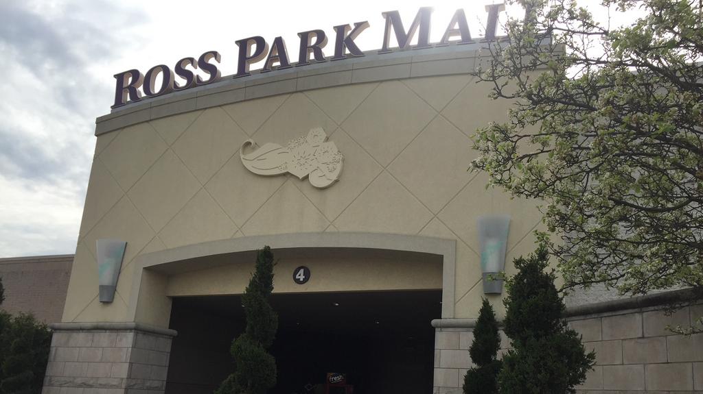Gucci, 1000 Ross Park Mall Drive, Suite #C02F, Pittsburgh, PA, Clothing  Retail - MapQuest