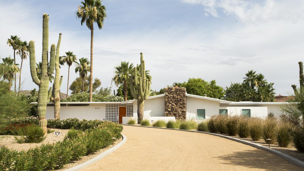 PBJ Cribs: Tour the 1961 Paradise Valley patio home of McRae Agency's ...