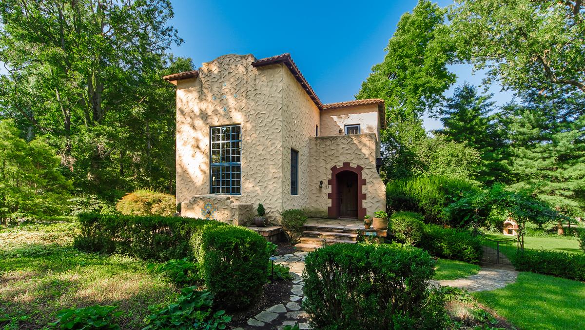 Photo tour Cool Spanish Revival home with mysterious origin for sale