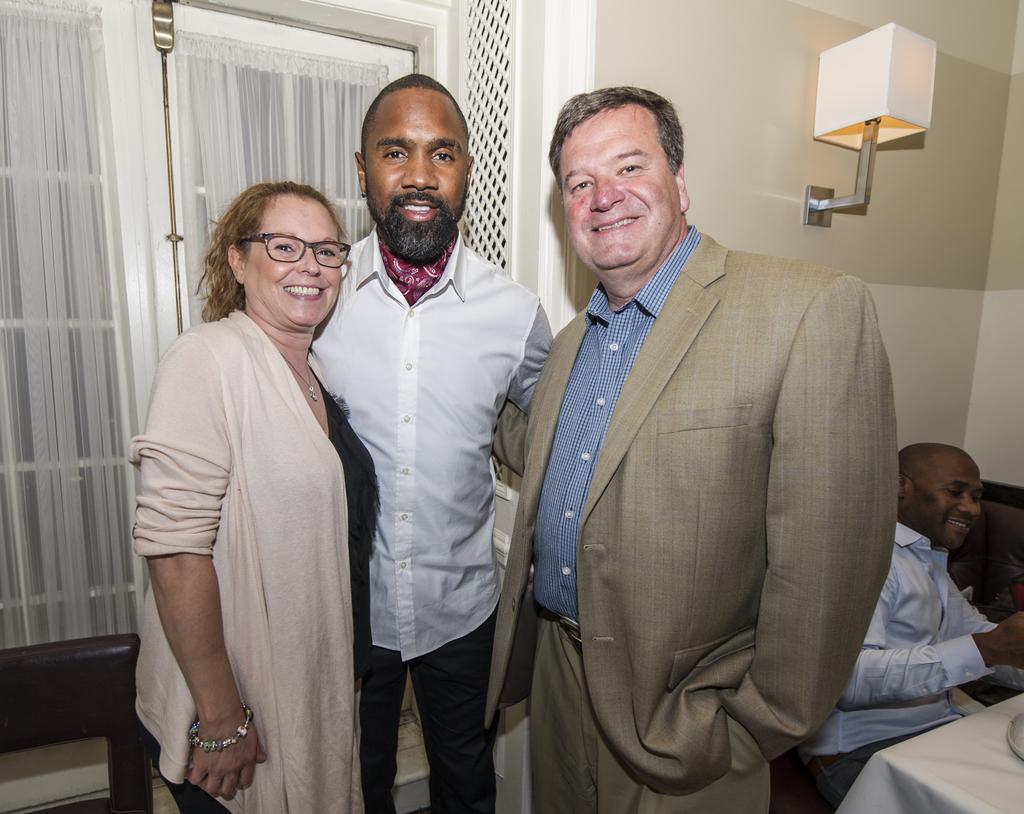 Packers: Charles Woodson — hard-nosed football player, soft-nosed wine  connoisseur