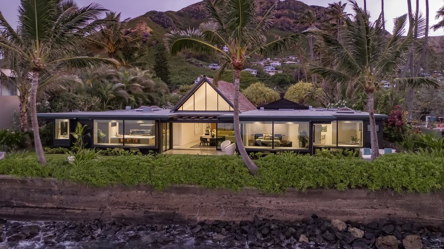 洋書 The Hawaiian House One of Hawaii's Renowned Architects Designed This Modern