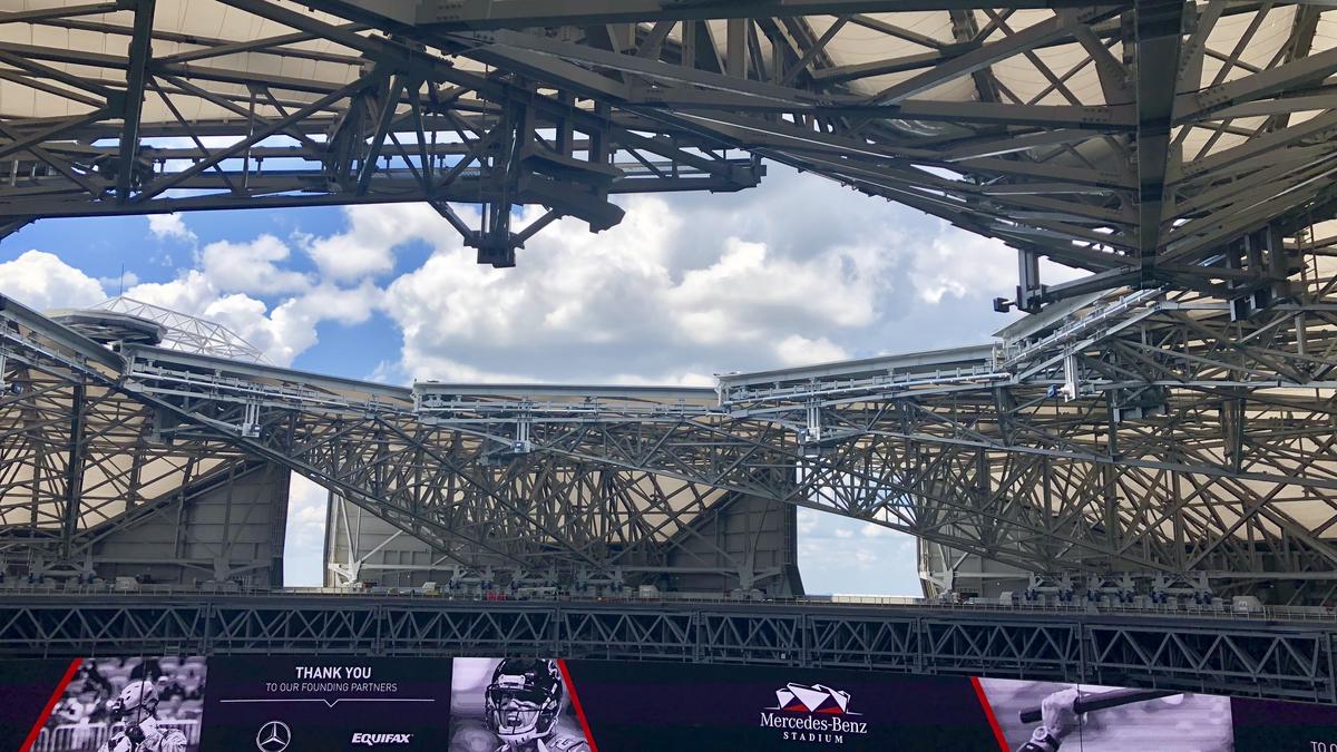 One Of A Kind Roof Finally Works At Mercedes Benz Stadium Video Atlanta Business Chronicle