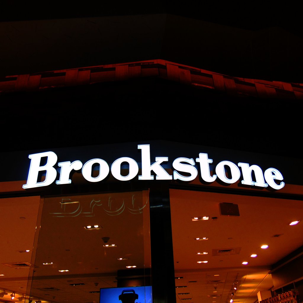 Brookstone is coming back to America s malls New York Business