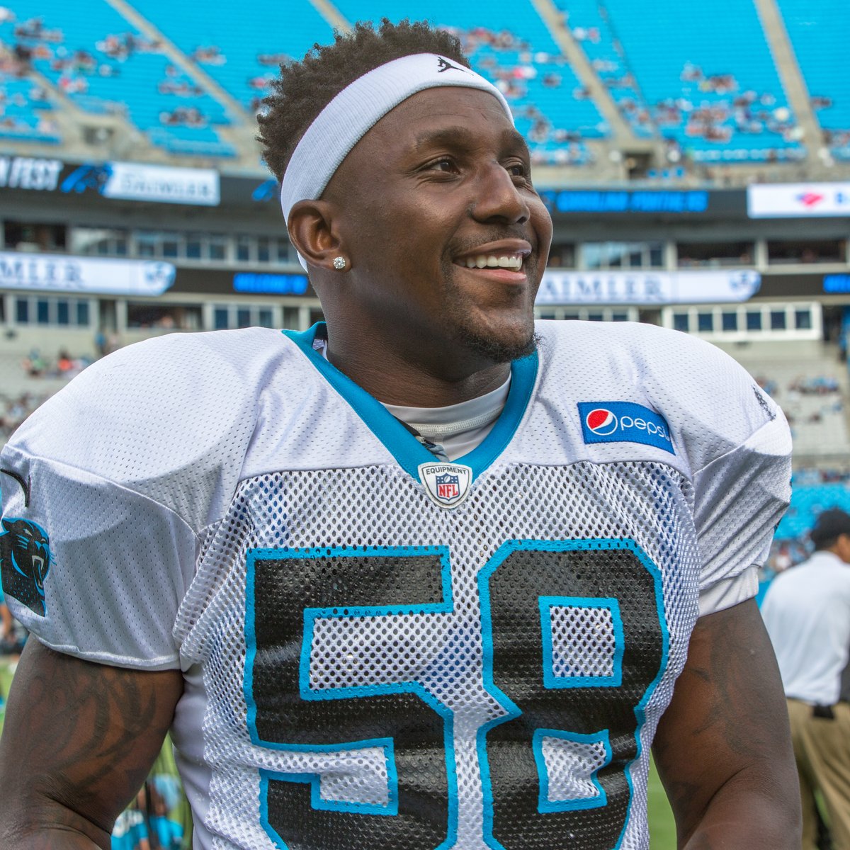 Panthers' Thomas Davis takes Greenville kids back-to-school shopping