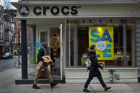 Crocs shutting hot sale down