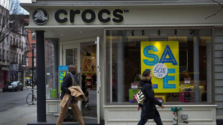 places that sell crocs
