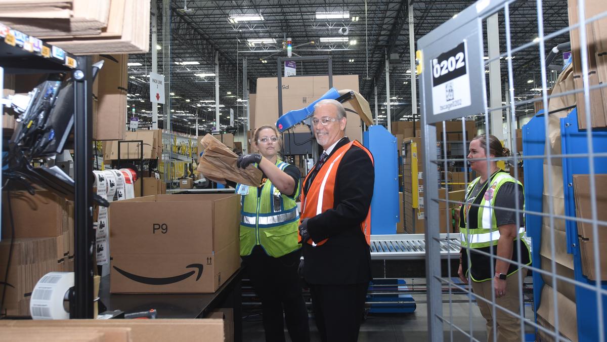 Amazon Looking To Fill 1 0 Plus Jobs At New Georgia Sortation Center Atlanta Business Chronicle