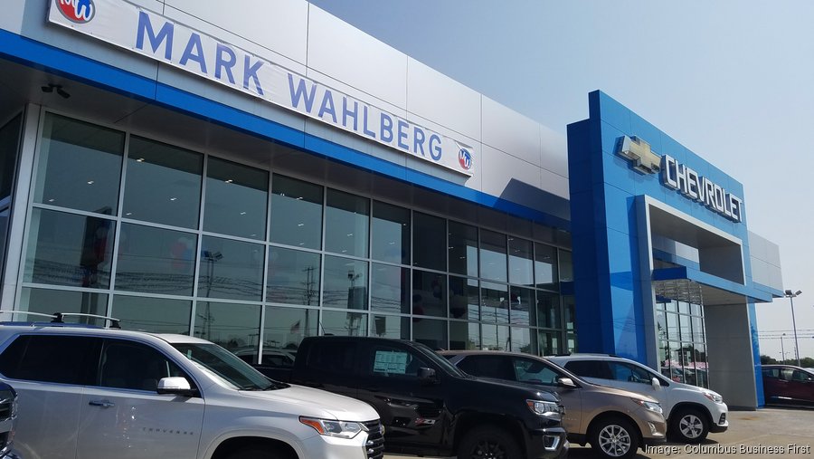 After setting up shop in Columbus, Mark Wahlberg buys first auto
