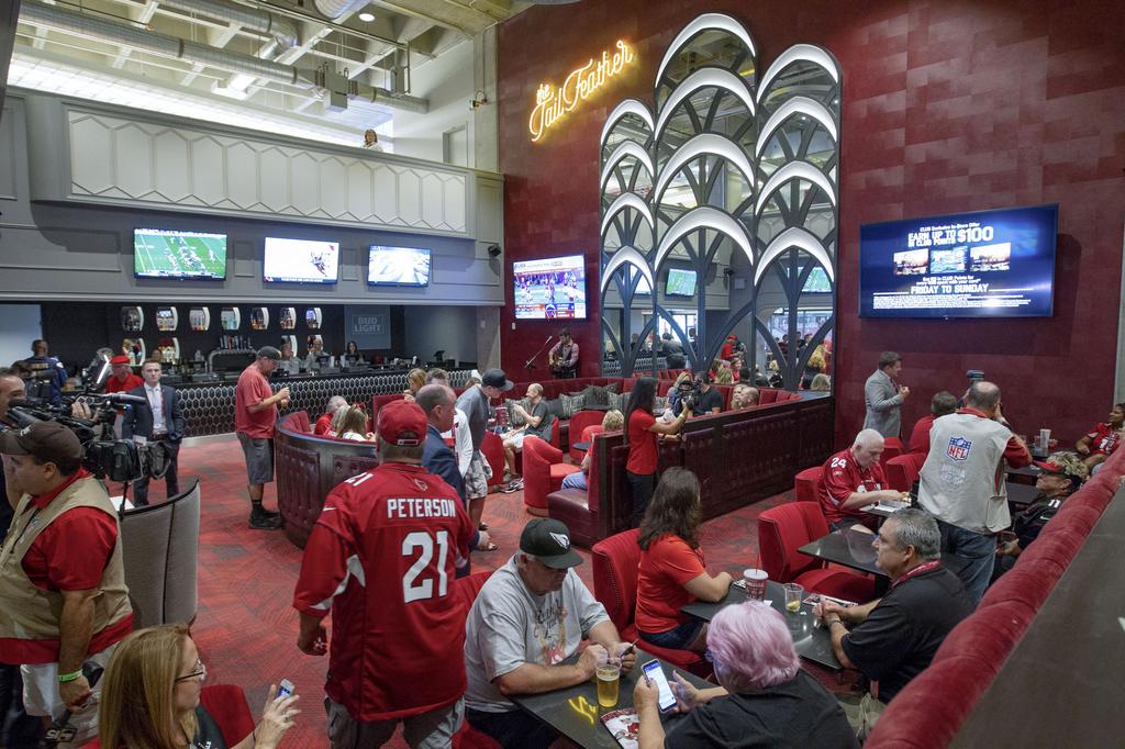 State Farm Reaches Naming Rights Deal for Arizona Cardinals Stadium -  Signals AZ