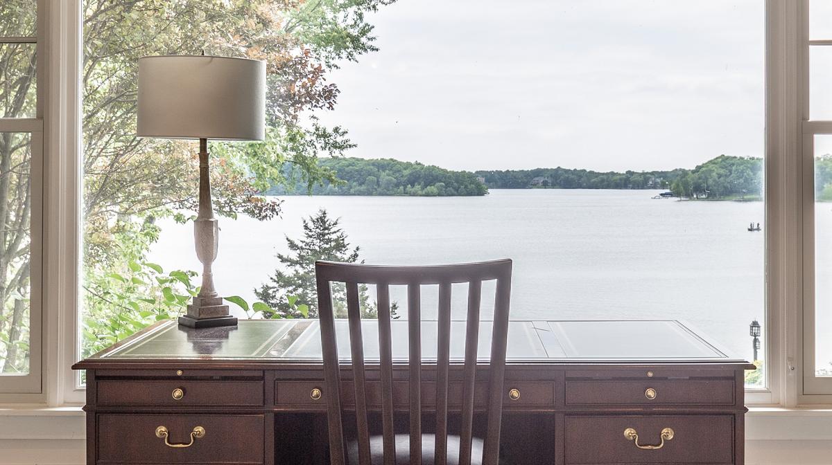 Oconomowoc Lake home sells for 2.4 million Milwaukee Business Journal