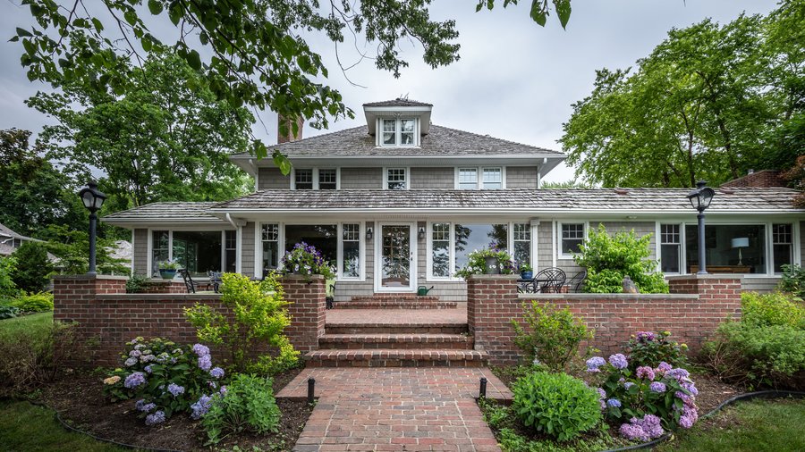 Oconomowoc Lake home sells for 2.4 million Milwaukee Business Journal