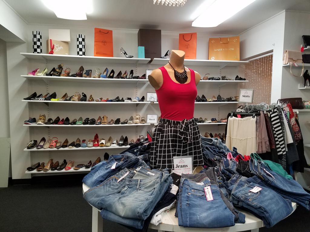 What to Wear offers consignment, services in Clintonville