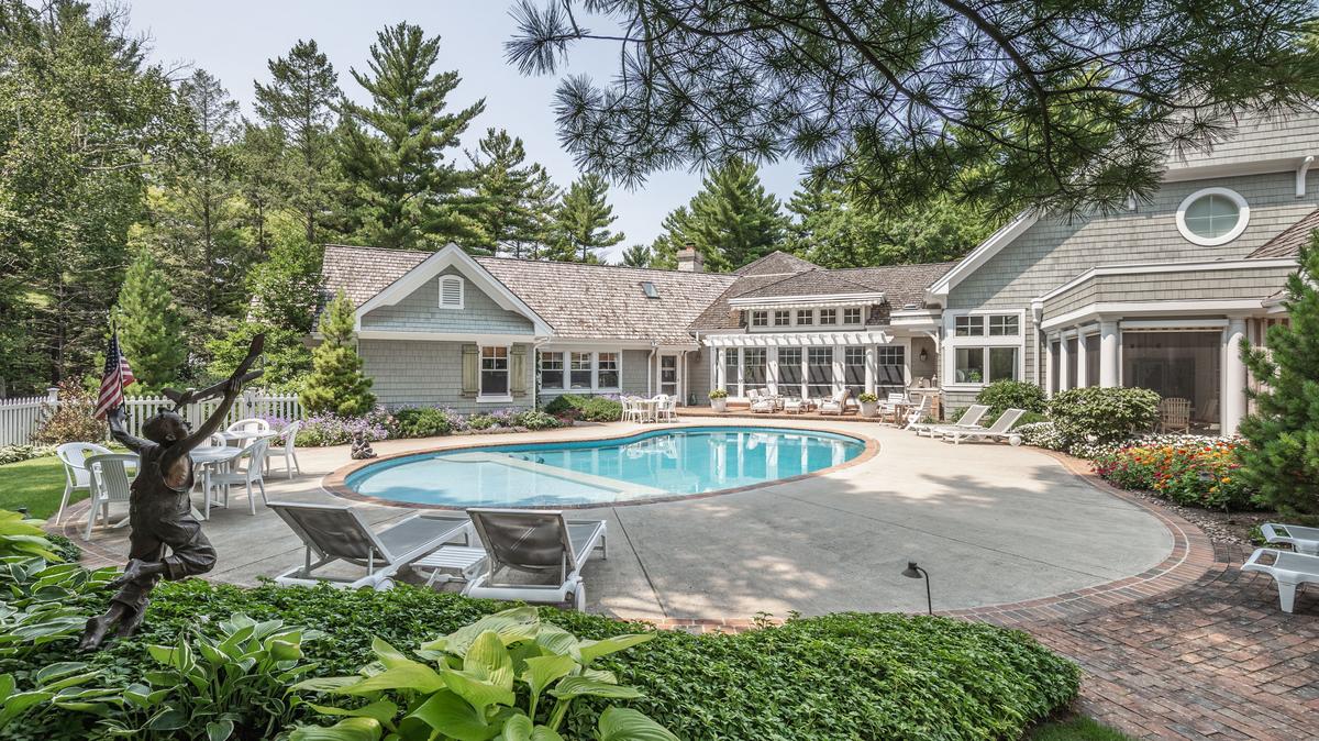 14acre Oconomowoc estate hits market at 7.9M Milwaukee Business Journal