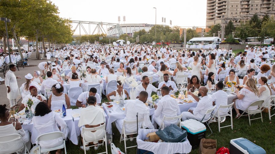 Look inside Diner en Blanc 2018 Cincinnati Business Courier