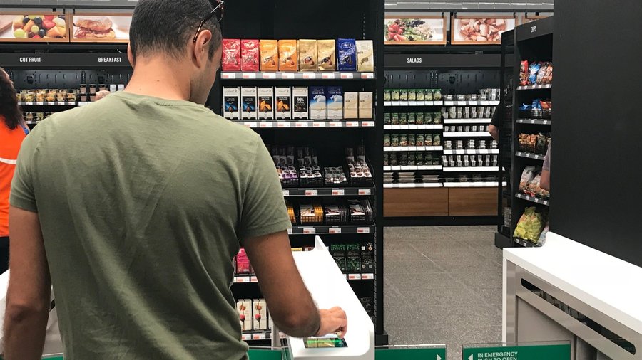 Amazon unveils first cashierless store in Chicago Chicago Business