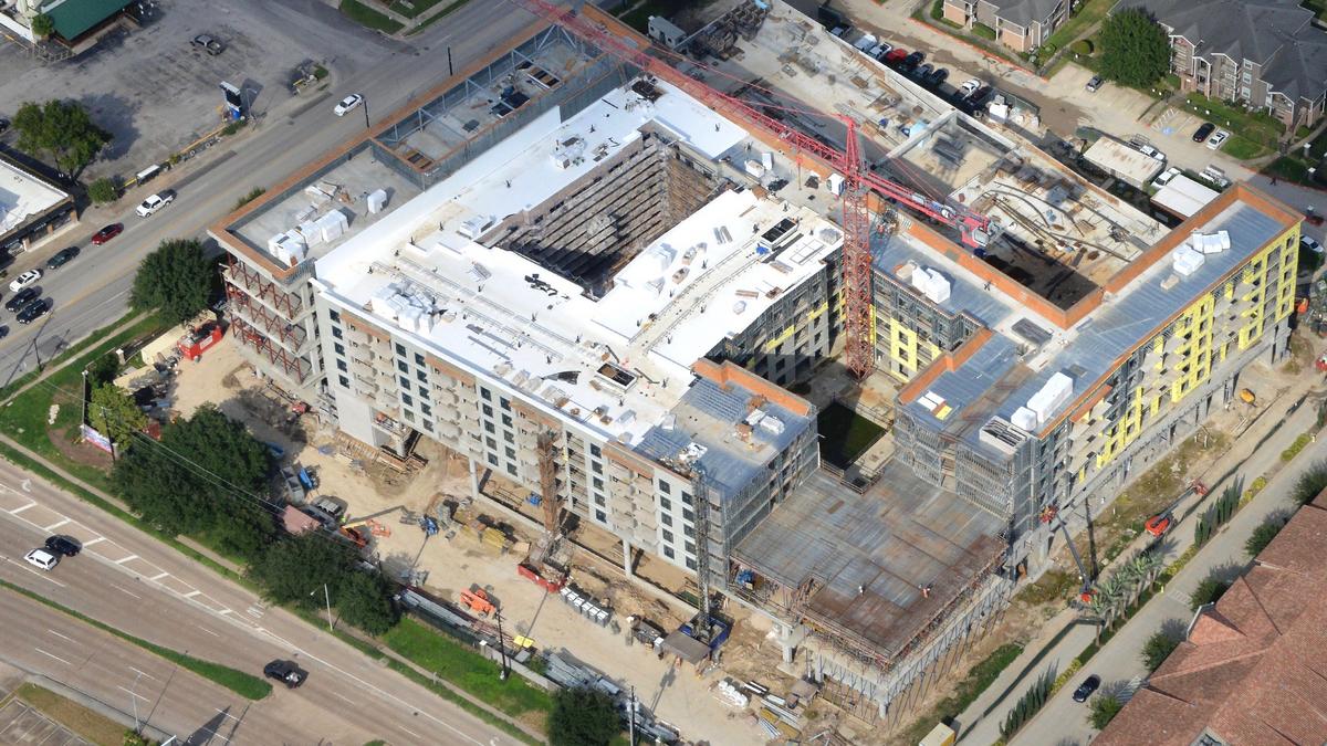 Midway's HEBanchored Buffalo Heights mixeduse tops out Houston
