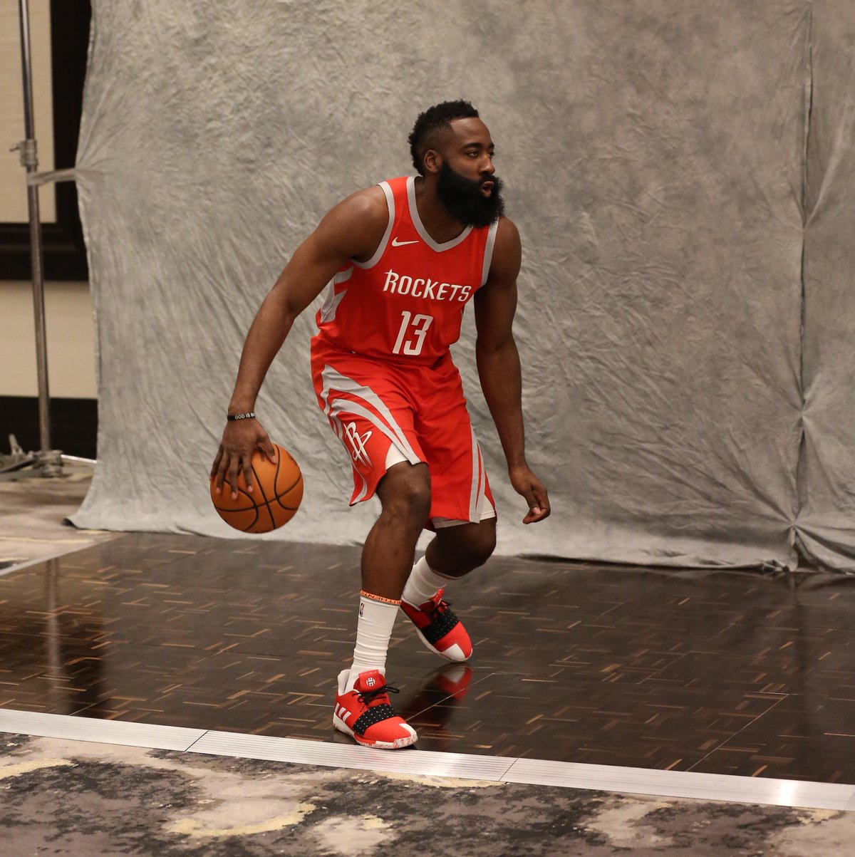 Houston Rockets to Trade James Harden to the Nets - The New York Times