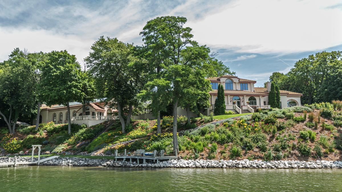 History of Oconomowoc Lake home that sold for 2.9M dates back 100