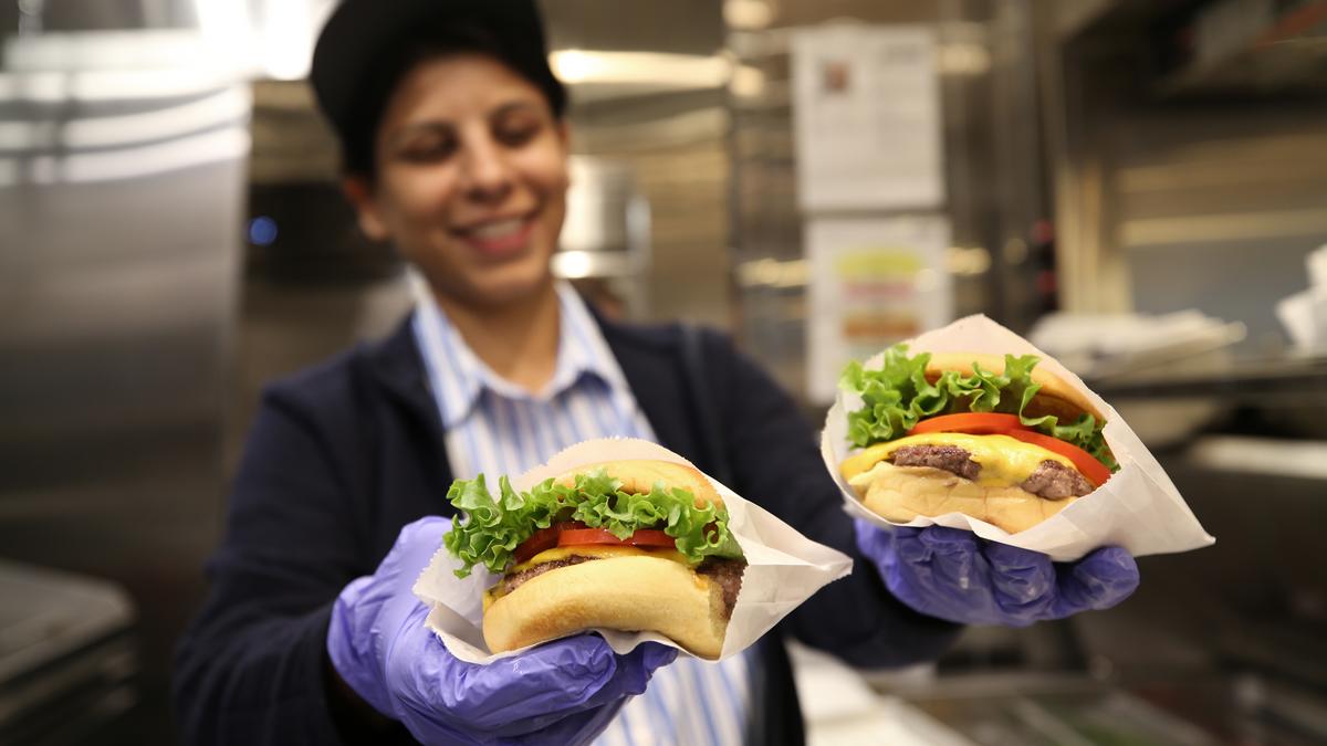 Burger Restaurant Chain Shake Shack Opens in San Marcos - Eater Austin