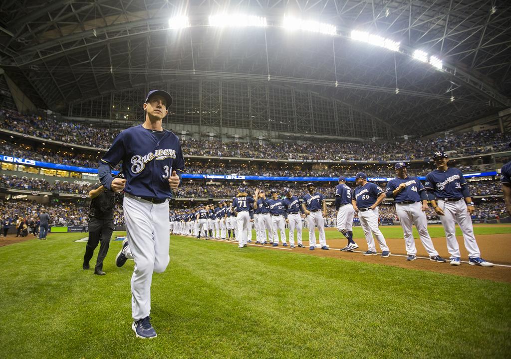 Bob Uecker enjoying Brewers' run to NLCS