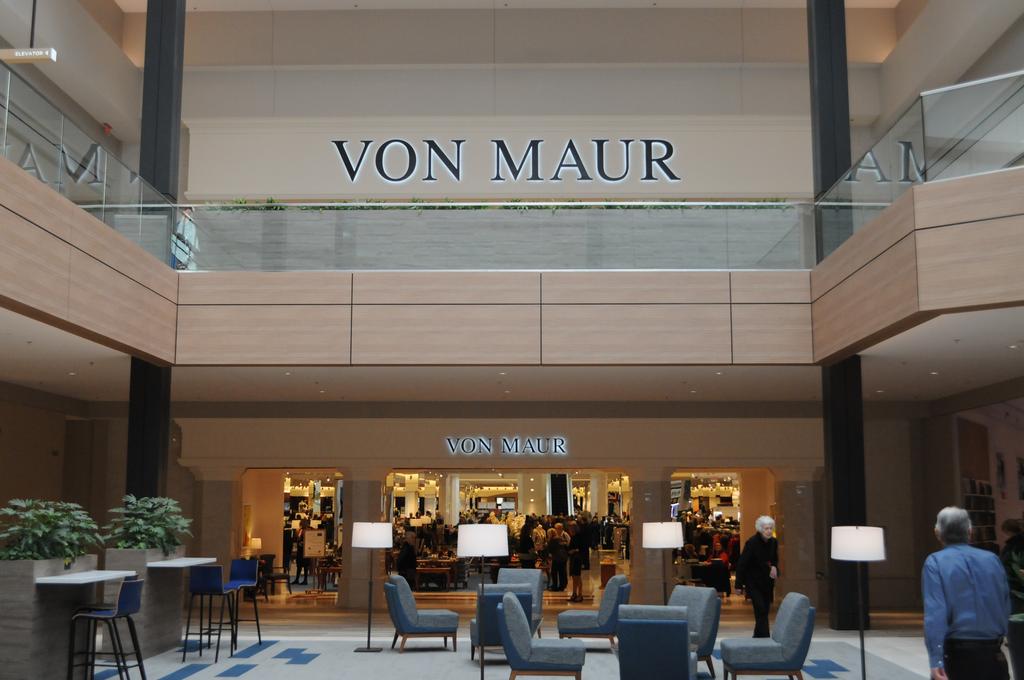Von Maur opens second Minnesota location at Rosedale Center