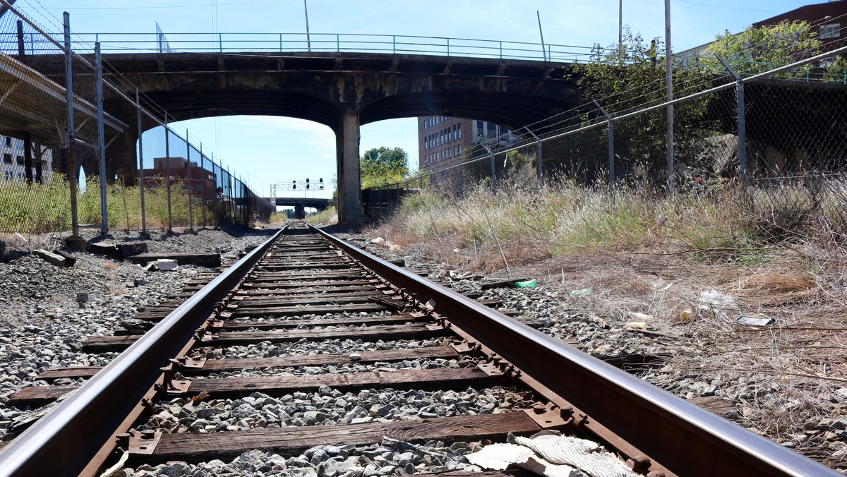 Train from Atlanta to Savannah? is close to studying