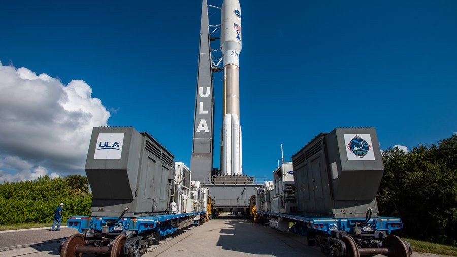 Atlas V AEHF roll out