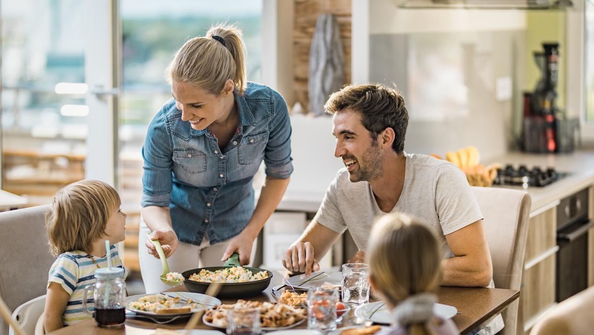 The best place to connect with kids: the dinner table - Bizwomen
