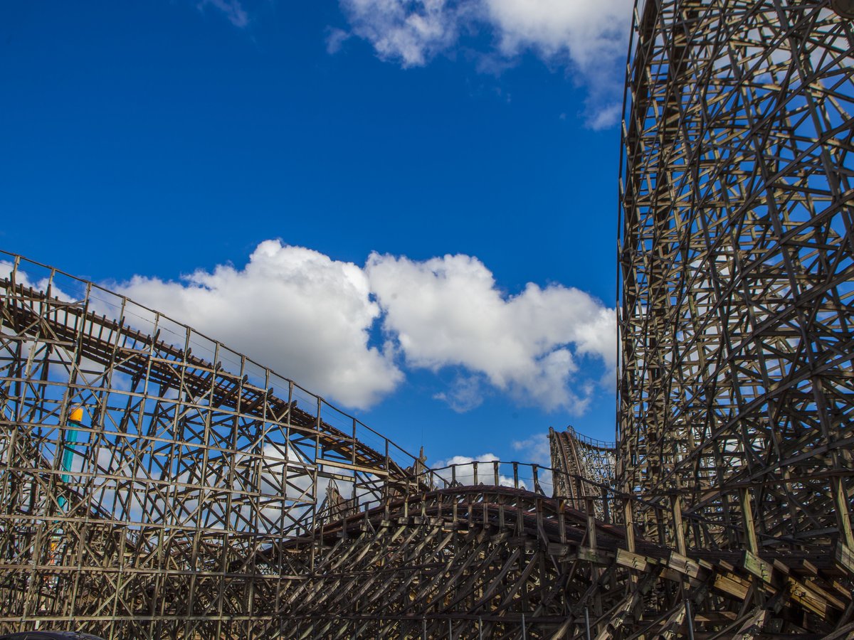 Goodbye, Gwazi! Busch Gardens to close dueling wooden roller coaster