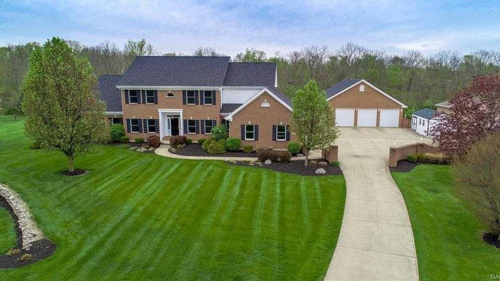 Luxury Sugarcreek Township home on the market for 649K Dayton