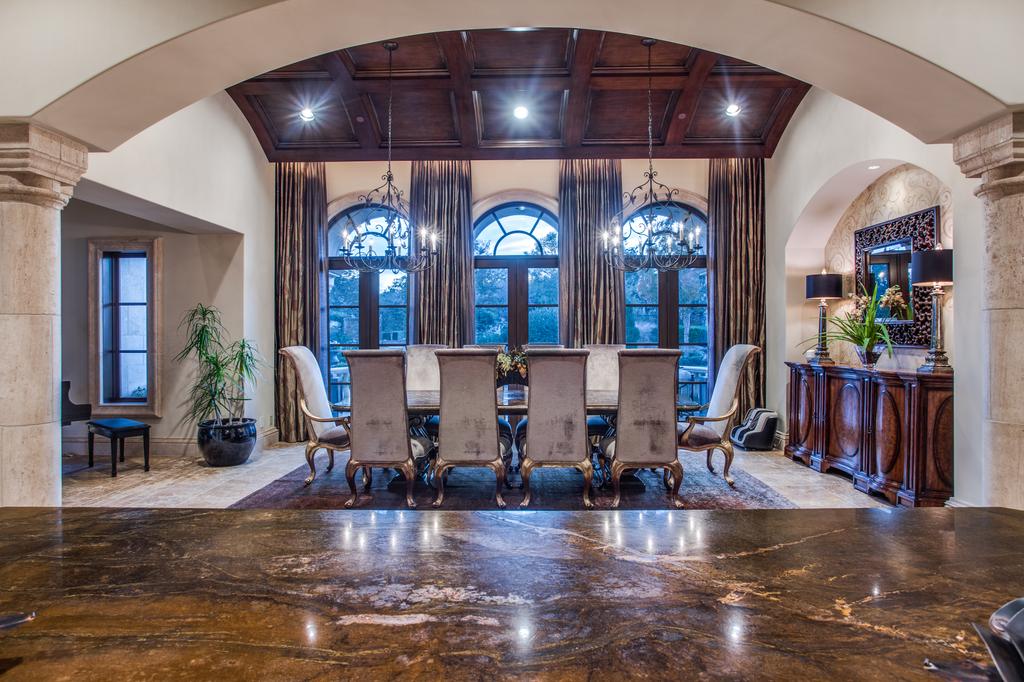 Former Blue Jays Vernon Wells has a Texas home that knocks it out