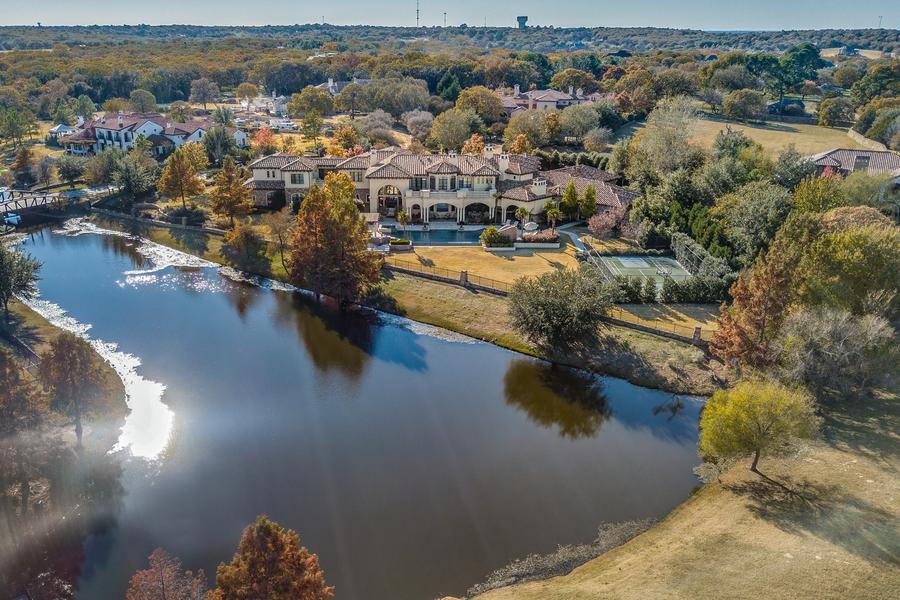 Baseball All-Star Vernon Wells' mansion in Westlake sets Tarrant