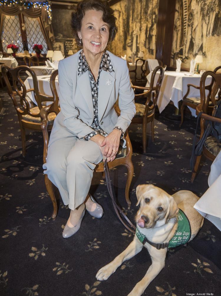 can a restaurant refuse service dog