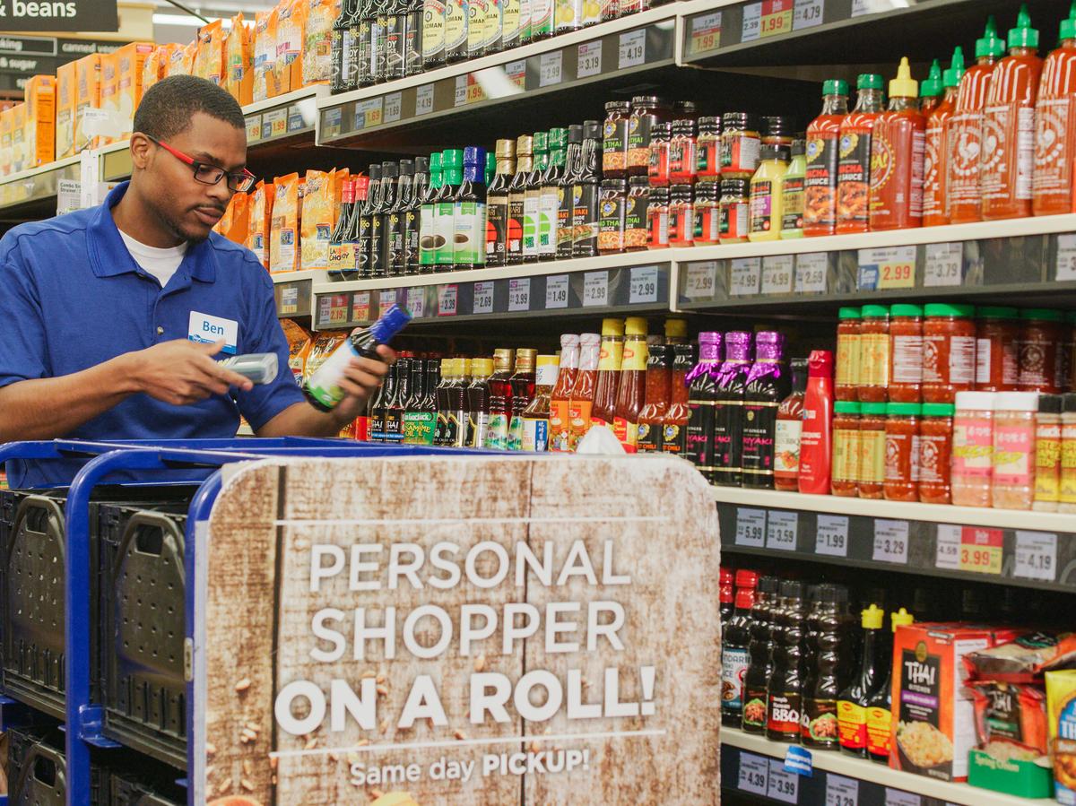 Kroger, Bengals team up to fight hunger during Super Bowl week