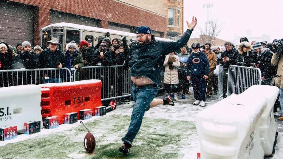 No Good Everyone Fails In Goose Island Field Goal Contest Chicago